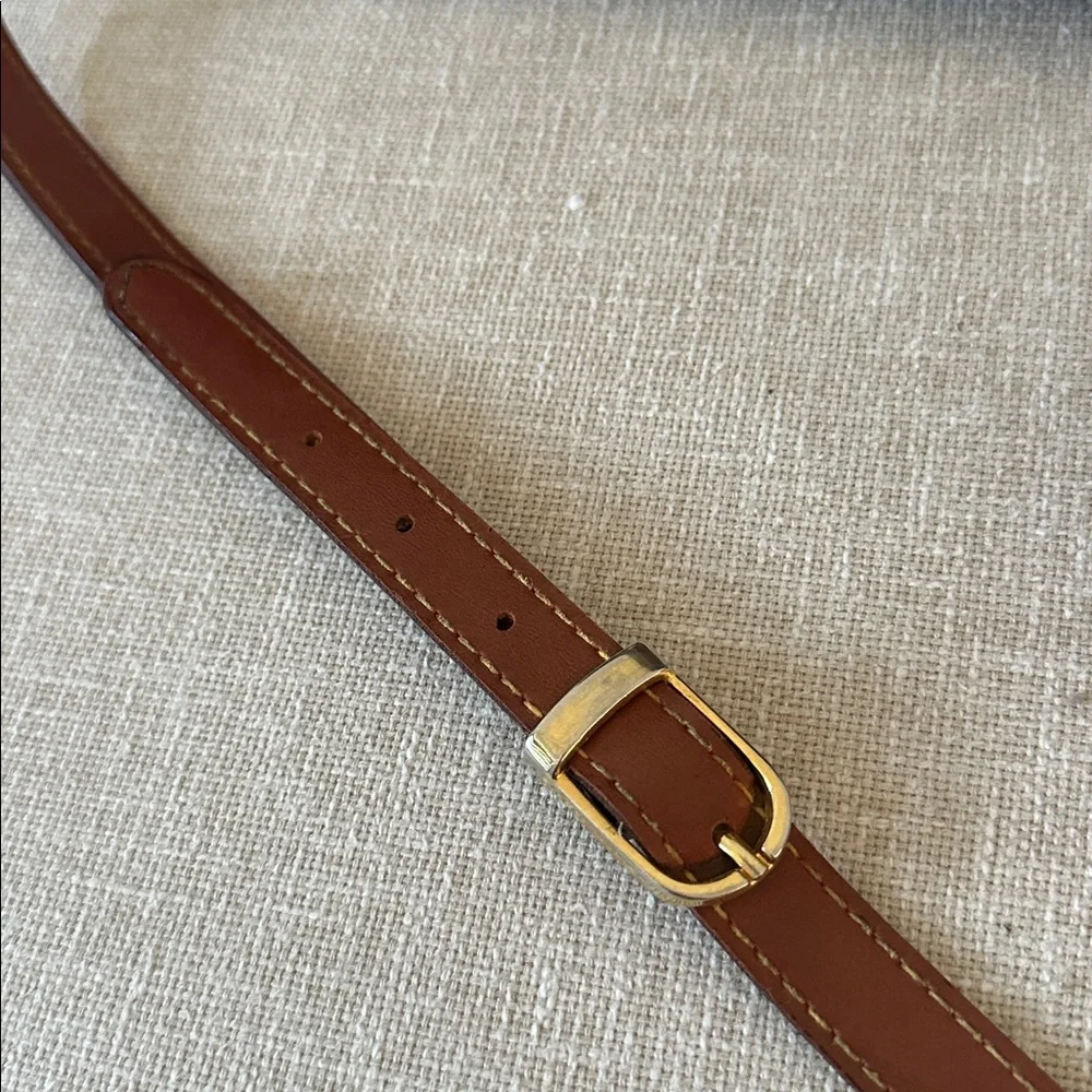 Dooney & Bourke Vintage Leather Shoulder Bag - Picture 3 of 13